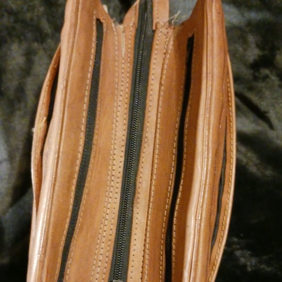 Handtooled Purse - Picture 4 of 7